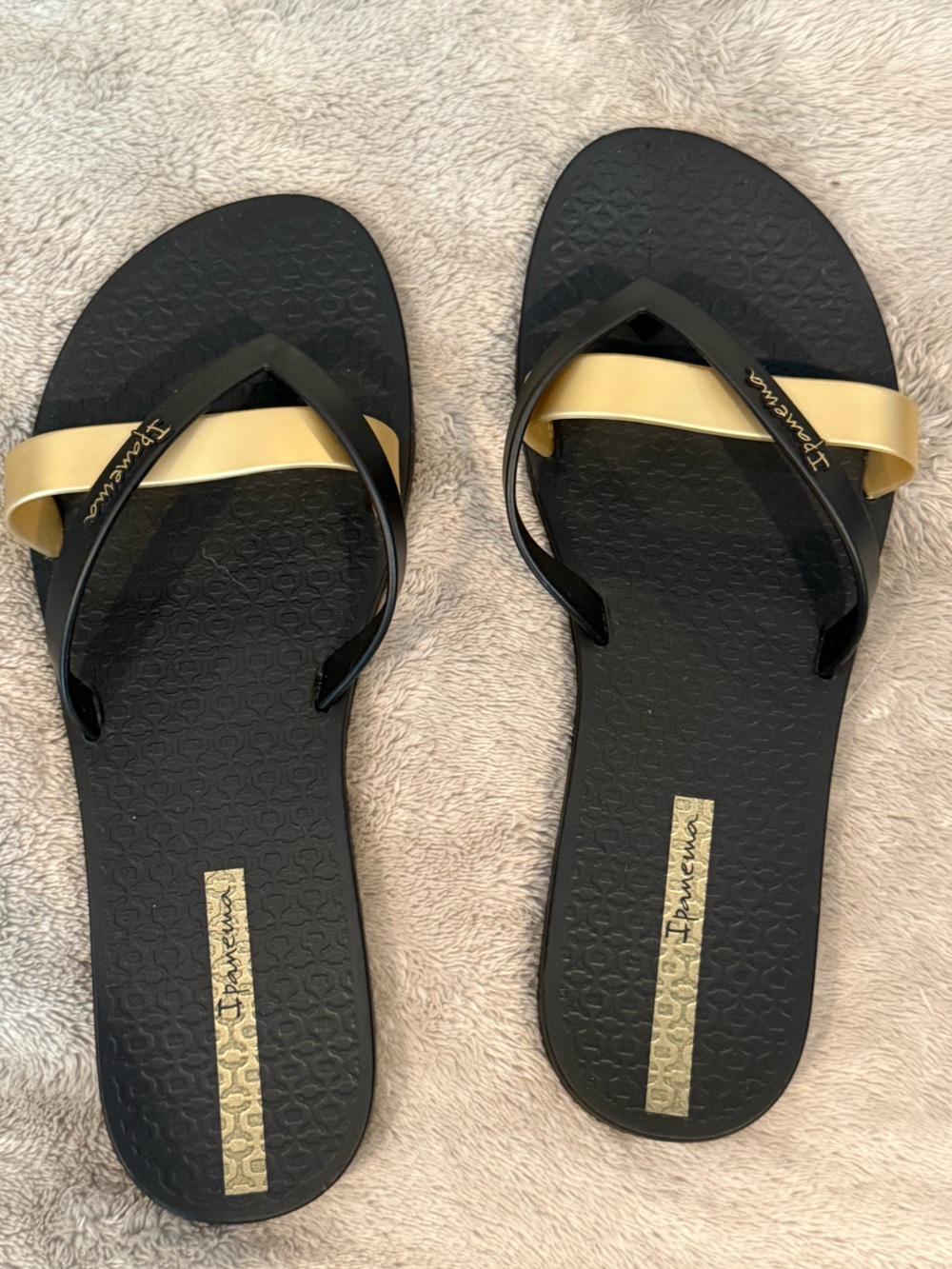 Ipanema Women’s Black & Gold Cross-Strap Flip Flops